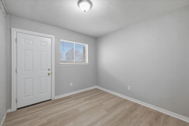 121 Hillside Lane, Desoto, TX 75115