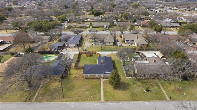 121 Hillside Lane, Desoto, TX 75115