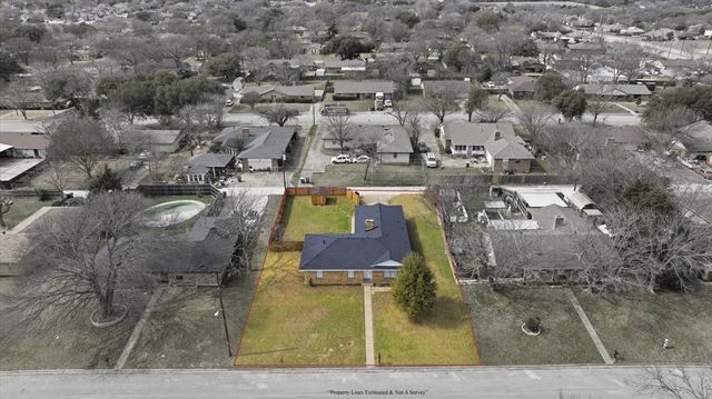 121 Hillside Lane, Desoto, TX 75115