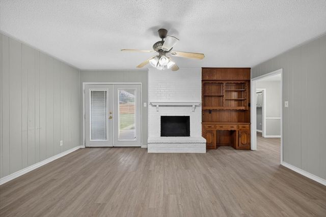 121 Hillside Lane, Desoto, TX 75115