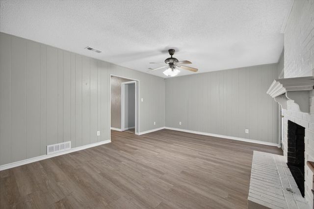 121 Hillside Lane, Desoto, TX 75115