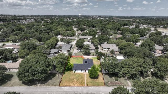 121 Hillside Lane, Desoto, TX 75115