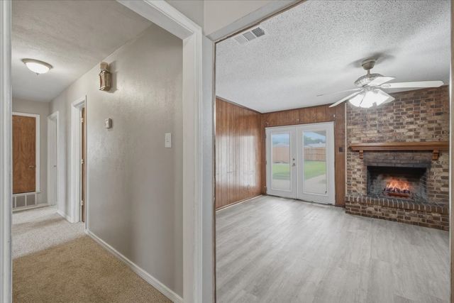 121 Hillside Lane, Desoto, TX 75115