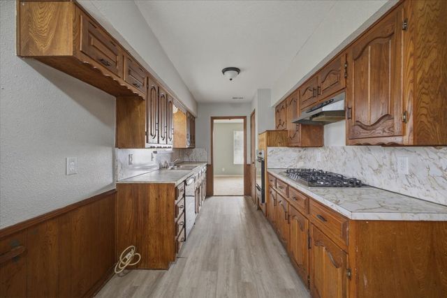 121 Hillside Lane, Desoto, TX 75115