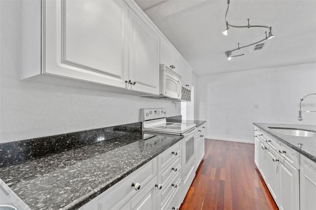 315 WOOTEN ROAD, Lutz, FL 33548