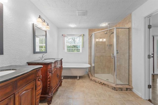 315 WOOTEN ROAD, Lutz, FL 33548