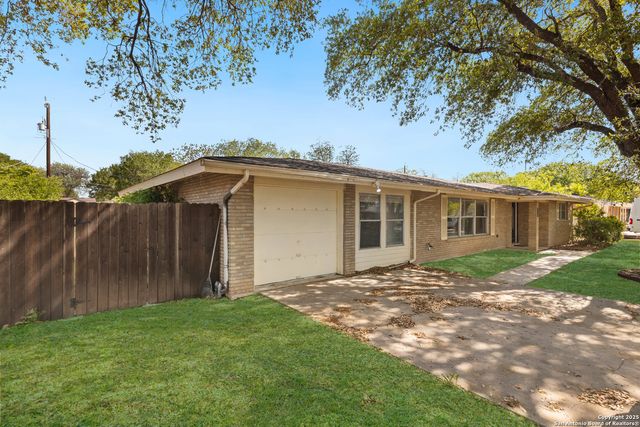 5509 Crosswind, Windcrest, TX 78239