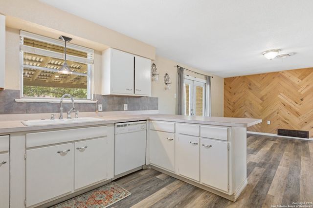 5509 Crosswind, Windcrest, TX 78239