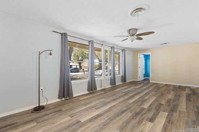 5509 Crosswind, Windcrest, TX 78239