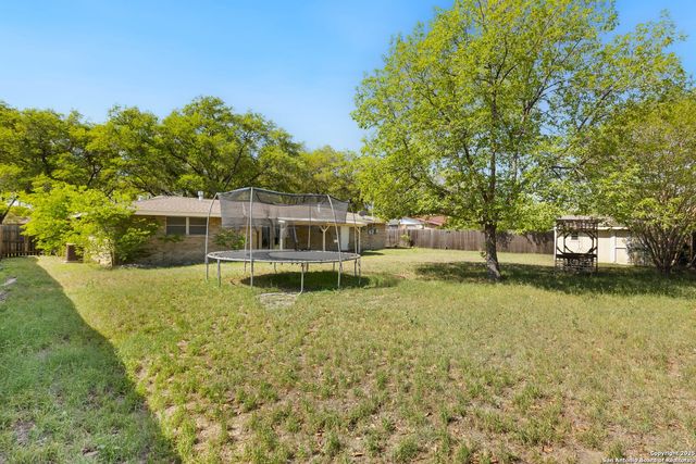 5509 Crosswind, Windcrest, TX 78239