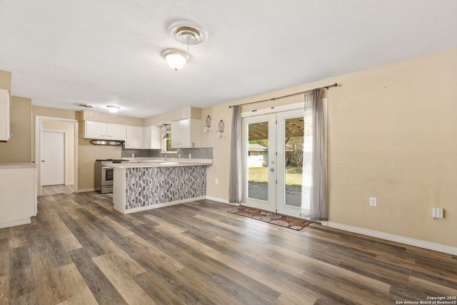 5509 Crosswind, Windcrest, TX 78239