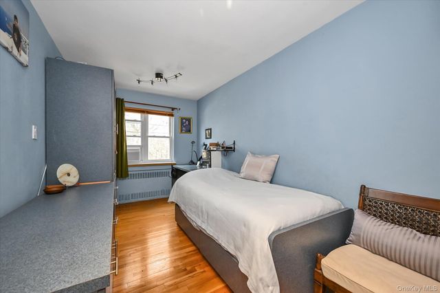 16108 Booth Memorial Avenue, Flushing, NY 11365