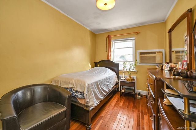 16108 Booth Memorial Avenue, Flushing, NY 11365