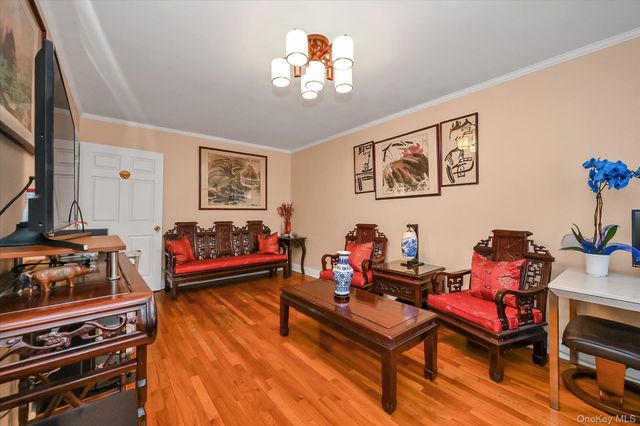 16108 Booth Memorial Avenue, Flushing, NY 11365