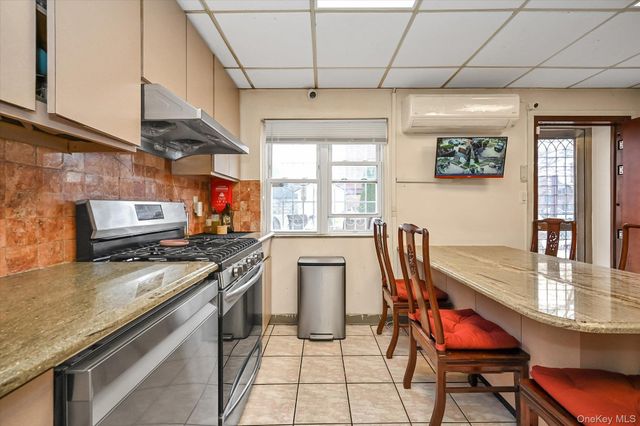 16108 Booth Memorial Avenue, Flushing, NY 11365