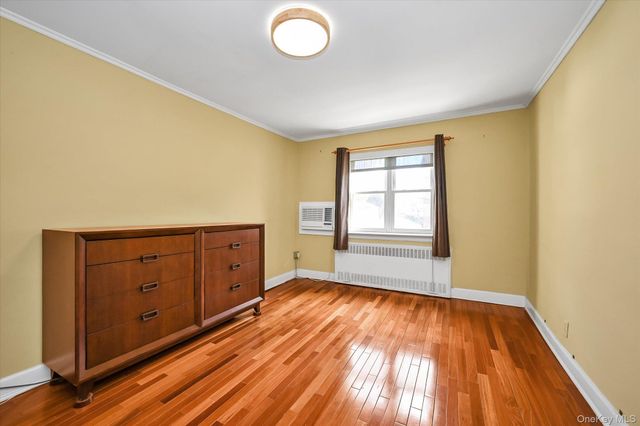 16108 Booth Memorial Avenue, Flushing, NY 11365