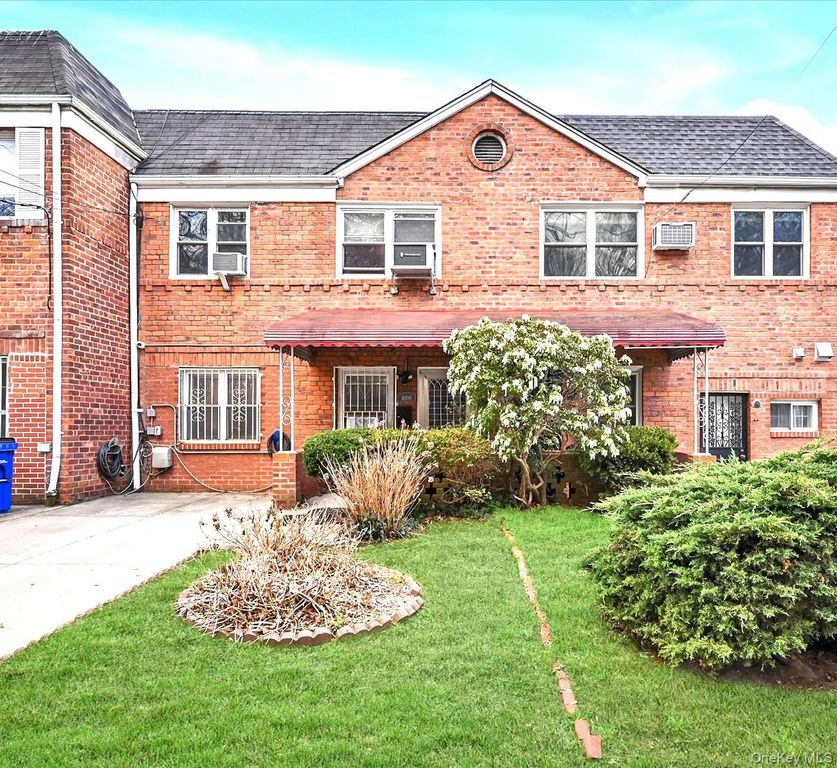 16108 Booth Memorial Avenue, Flushing, NY 11365
