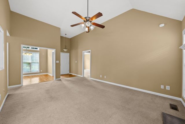 91 West Dr, Clarksville, TN 37040