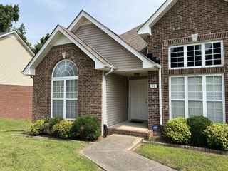 91 West Dr, Clarksville, TN 37040