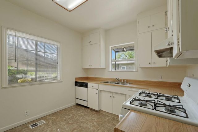 3134 N Sutter, Stockton, CA 95204