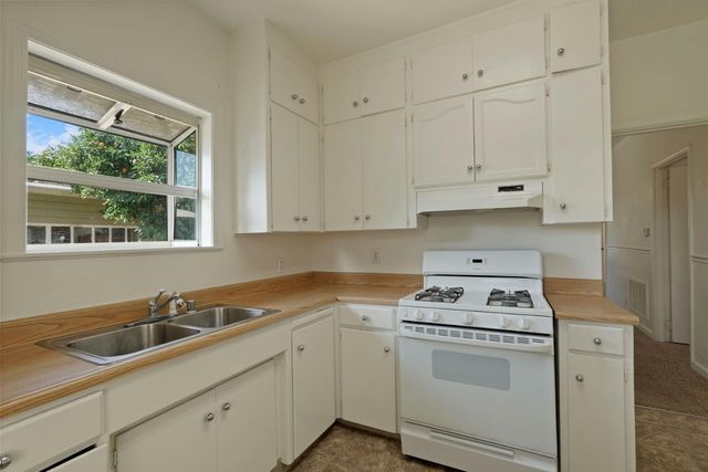 3134 N Sutter, Stockton, CA 95204