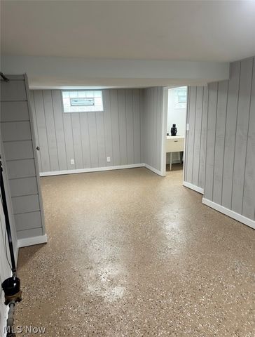 1568 Blossom Park Avenue, Lakewood, OH 44107