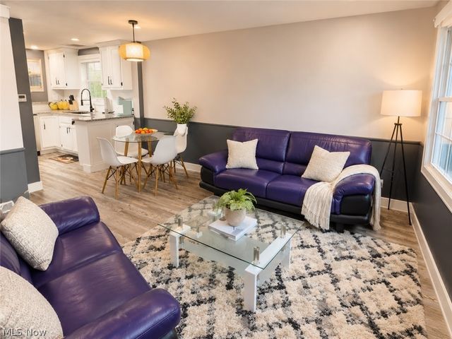 1568 Blossom Park Avenue, Lakewood, OH 44107