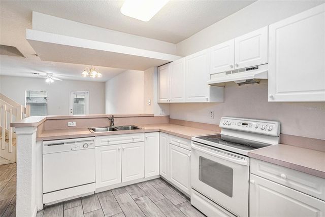 4330 HAR PAUL CIRCLE, Tampa, FL 33614