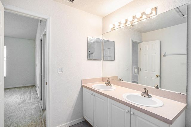 4330 HAR PAUL CIRCLE, Tampa, FL 33614