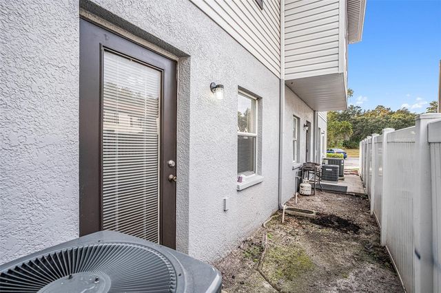 4330 HAR PAUL CIRCLE, Tampa, FL 33614