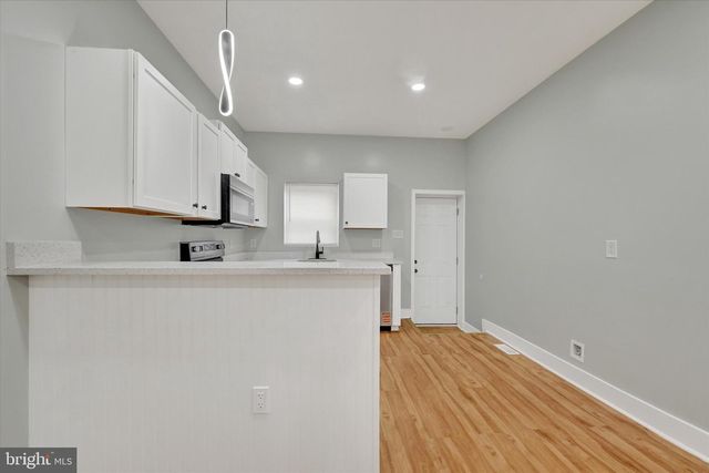 2512 HOLLINS ST, Baltimore, MD 21223