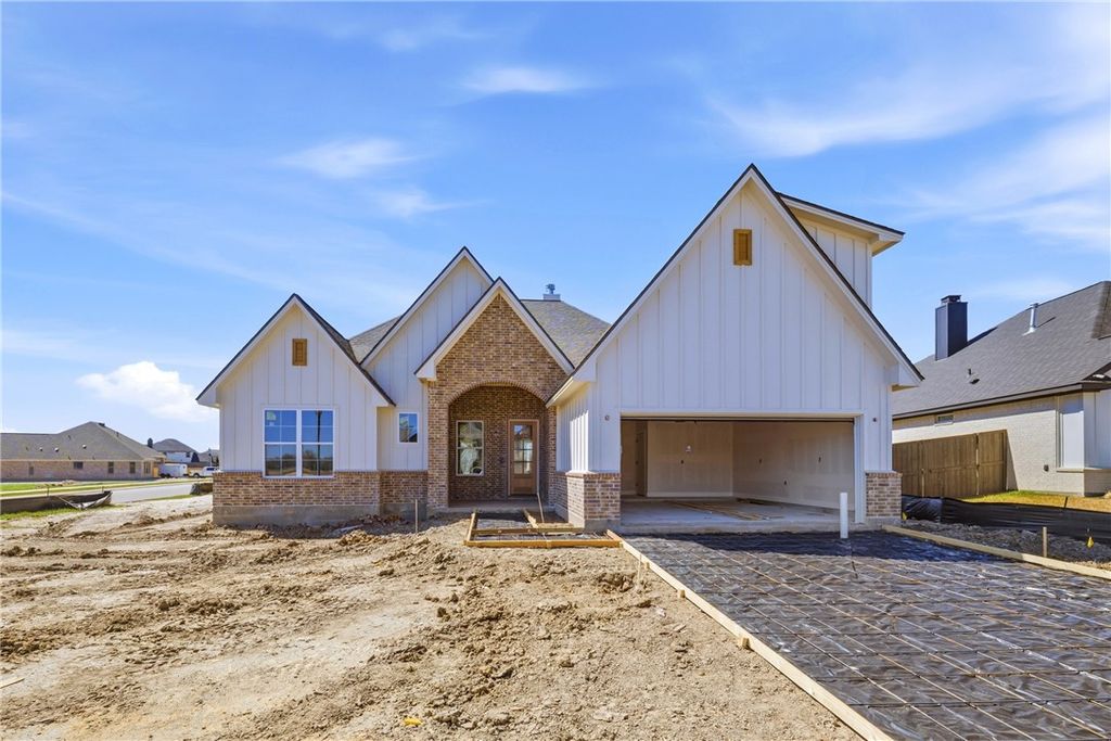 5016 Booth Falls Trail, Bryan, TX 77802