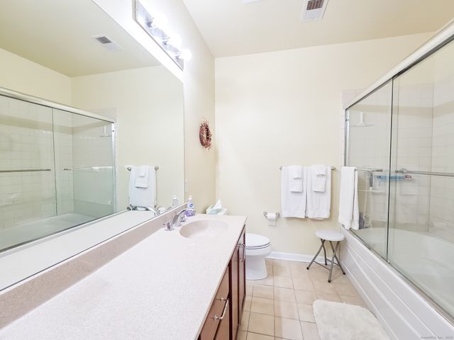 1 Rivington Way 201, Danbury, CT 06810