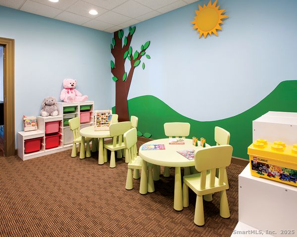 1 Rivington Way 201, Danbury, CT 06810