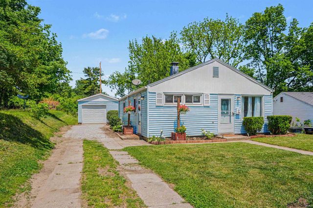 1005 Lancaster Drive, South Bend, IN 46614
