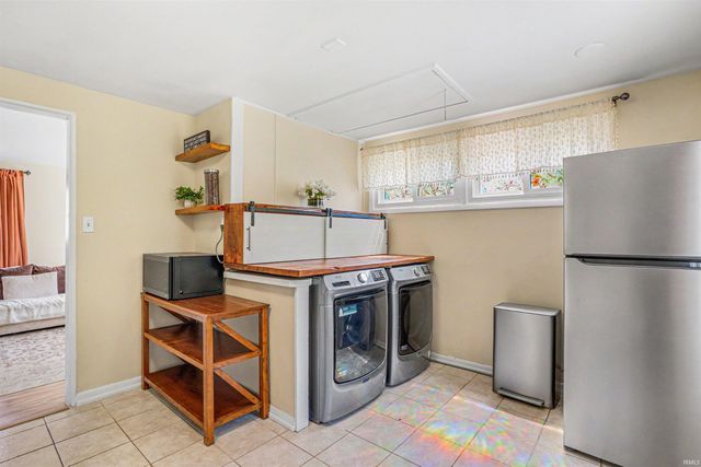 1005 Lancaster Drive, South Bend, IN 46614