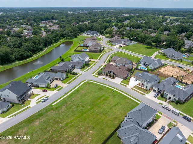 100 & 102 Sonoma Way, Lafayette, LA 70508