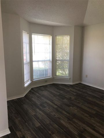 1417 WARWICK Drive, Lancaster, TX 75134