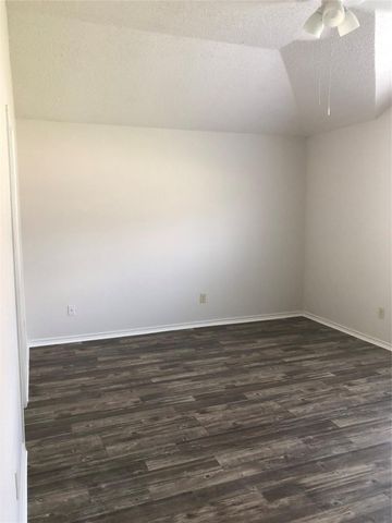 1417 WARWICK Drive, Lancaster, TX 75134