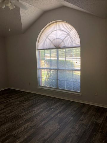 1417 WARWICK Drive, Lancaster, TX 75134