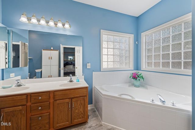 1086 Mosstree Drive, Apex, NC 27502