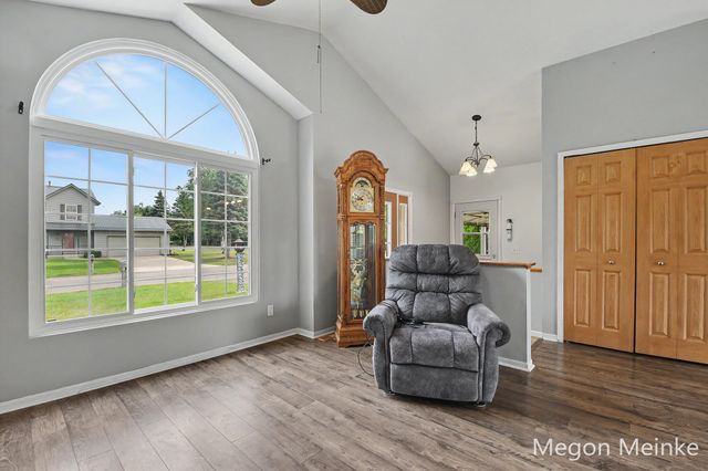 105 Pineview Drive, Belding City, MI 48809