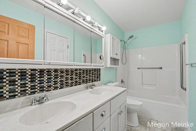 105 Pineview Drive, Belding City, MI 48809