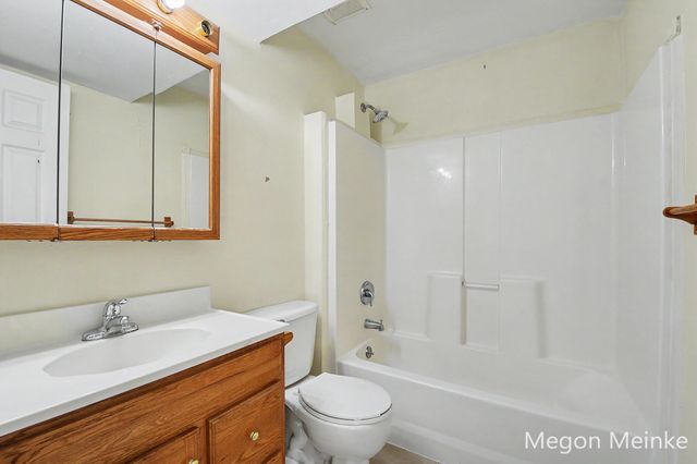 105 Pineview Drive, Belding City, MI 48809
