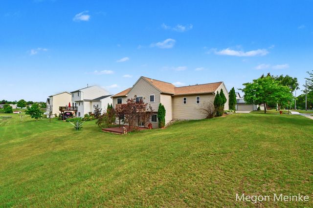 105 Pineview Drive, Belding City, MI 48809