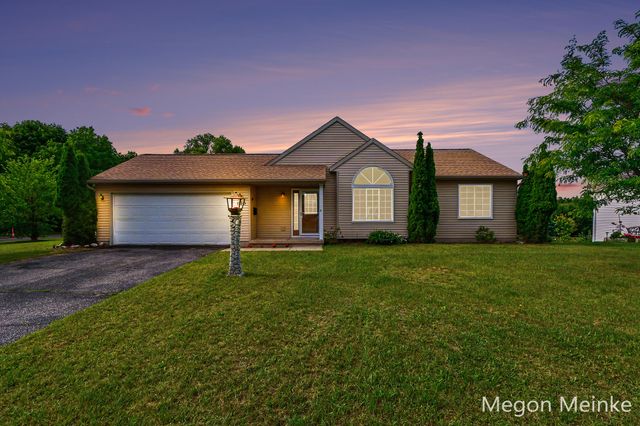 105 Pineview Drive, Belding City, MI 48809