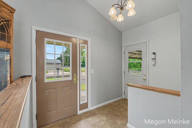105 Pineview Drive, Belding City, MI 48809