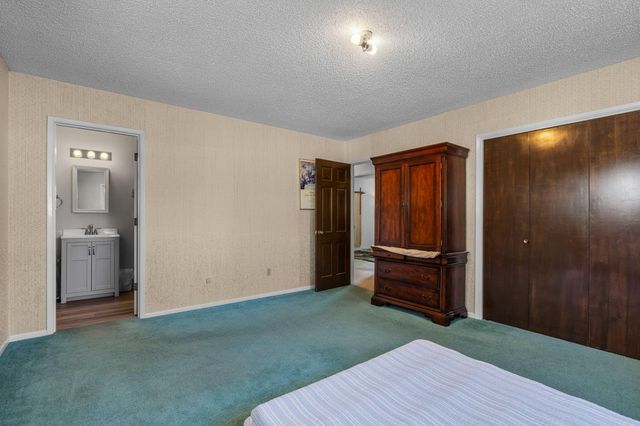 1832 SW Canyon Drive, Redmond, OR 97756