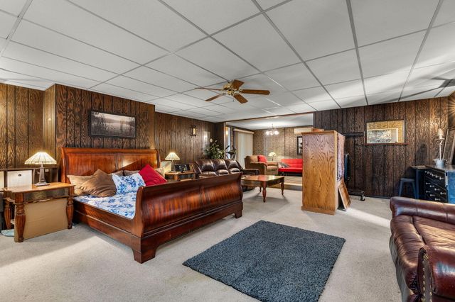 1832 SW Canyon Drive, Redmond, OR 97756