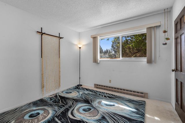 1832 SW Canyon Drive, Redmond, OR 97756
